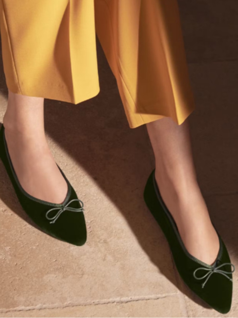 Birdies The Goldfinch Dark Green Velvet Flats size 7.5